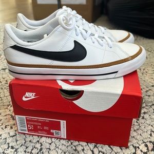 Women’s Nike Court Legacy Sneaker